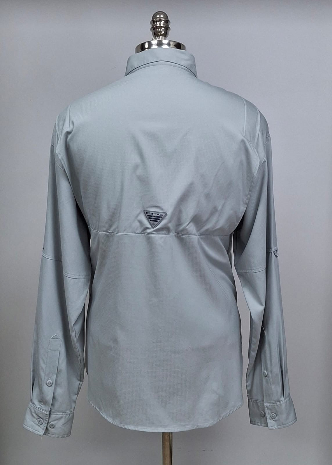 Camisa Columbia 🔹con bolsillo color gris claro con Omni Shade Manga large Talla L (ver descripción)