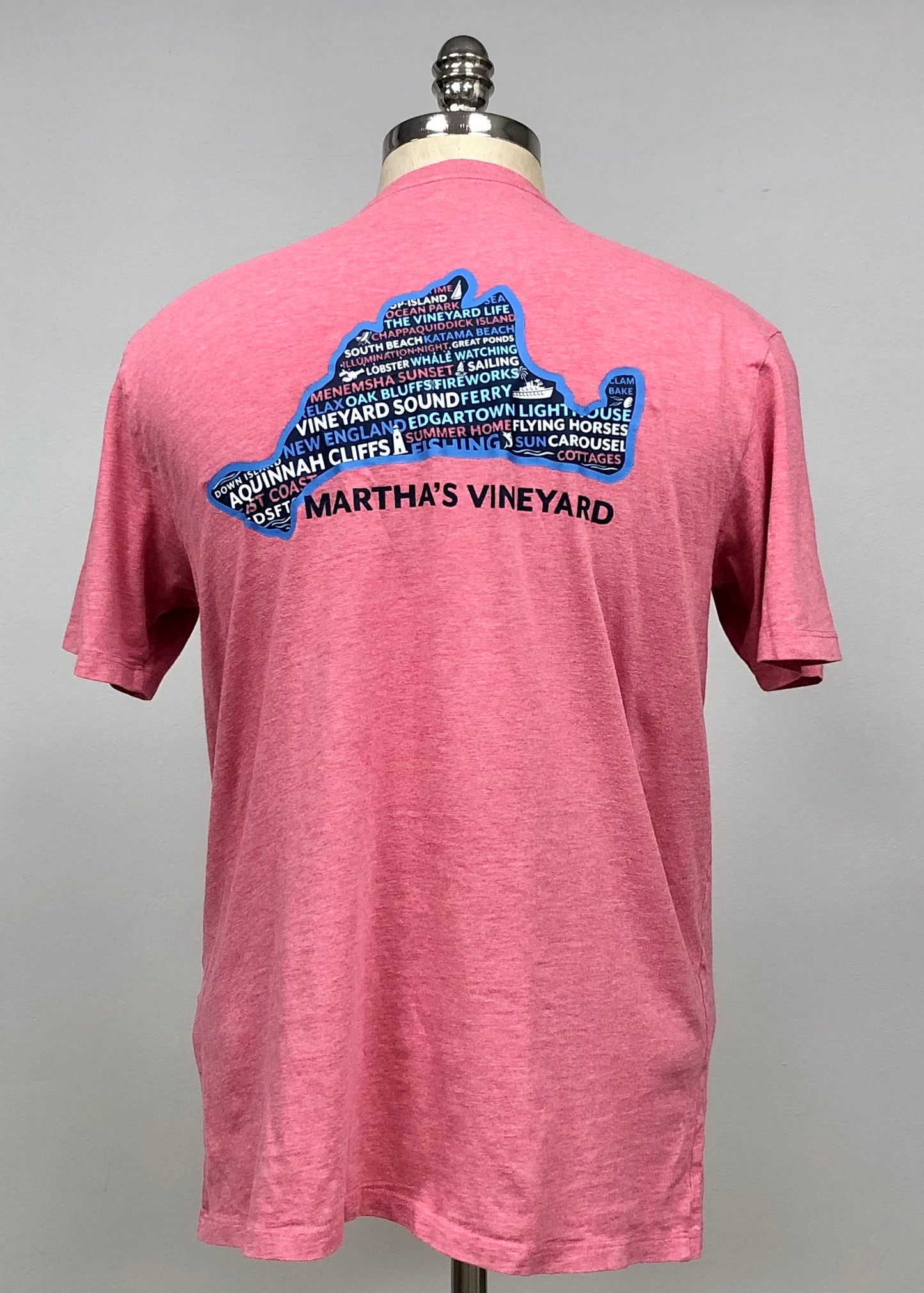 Camiseta de bolsillo Vineyard Vines 🐳 color rosado con Diseño Marthas Vineyard Talla Medium