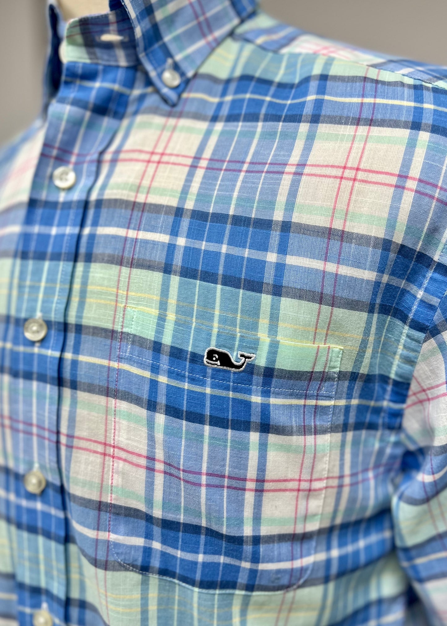 Camisa de botones Vineyard Vines 🐳 de cuadros en color celeste, turquesa y blanco Talla S Entalle Clásico