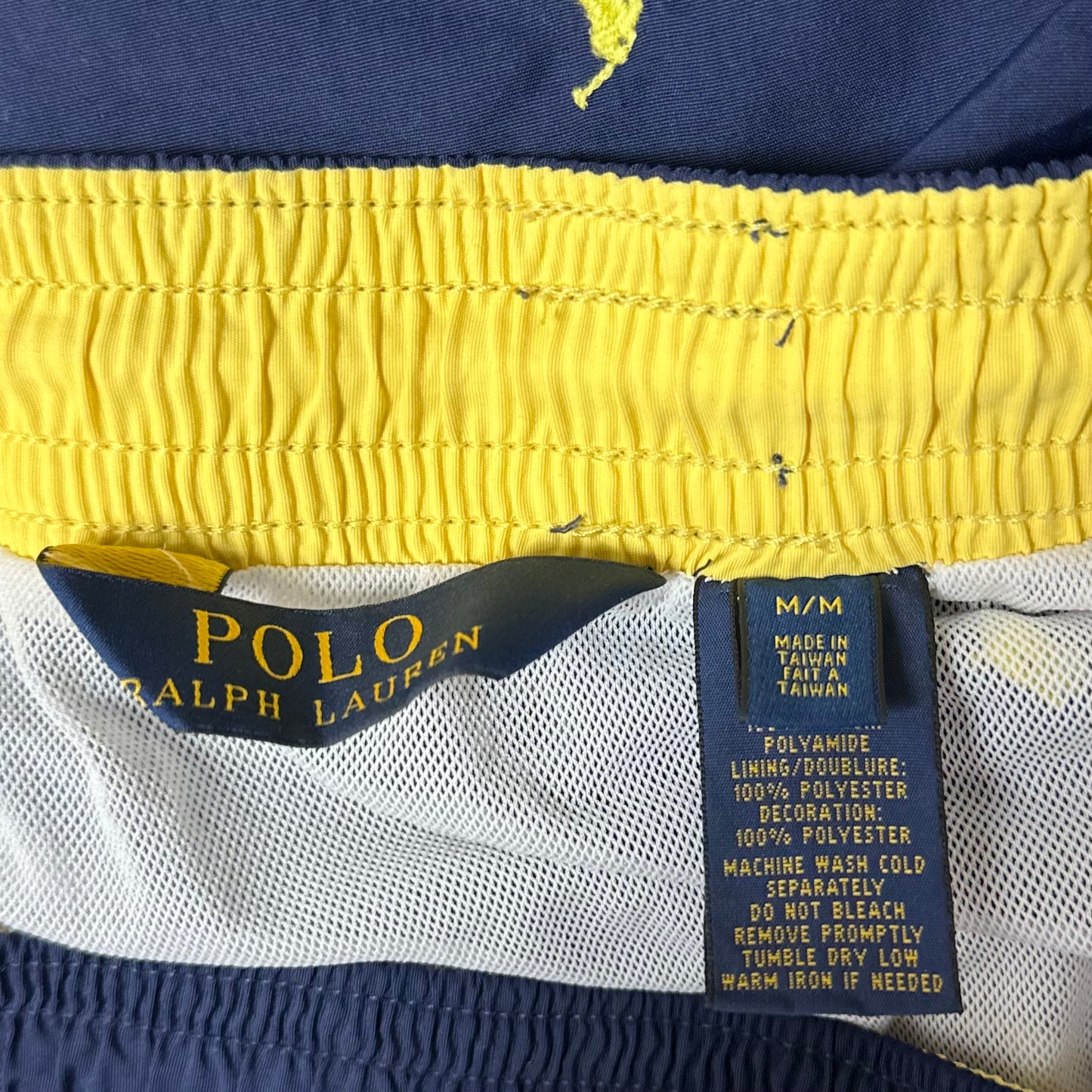 Short de baño Polo Ralph Lauren 🏇🏼 color azul navy con diseño de logos en amarillo talla M