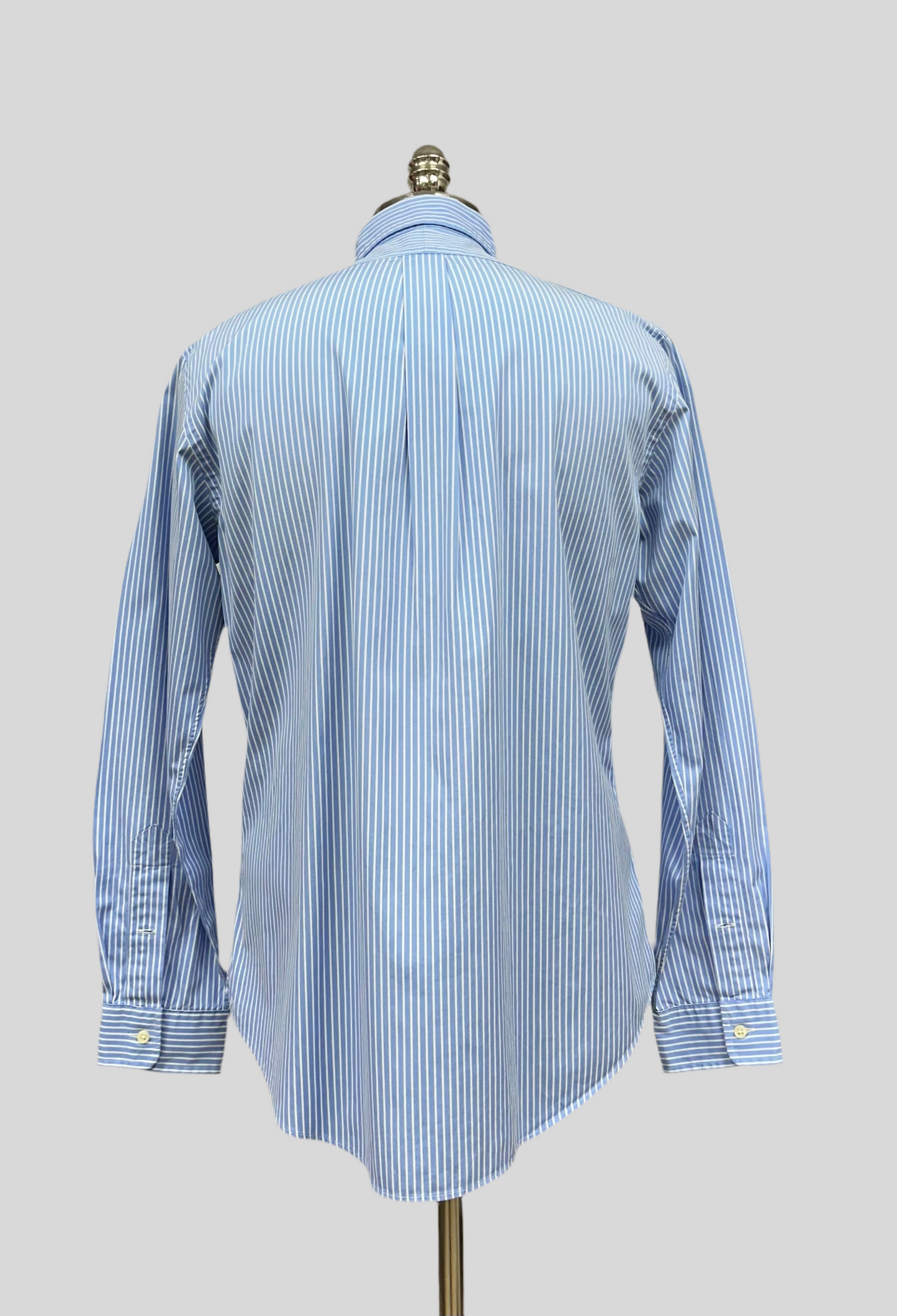 Camisa Polo Ralph Lauren 🏇🏼 color celeste con patron de rayas en color Blanco Talla L Entalle Custom Fit