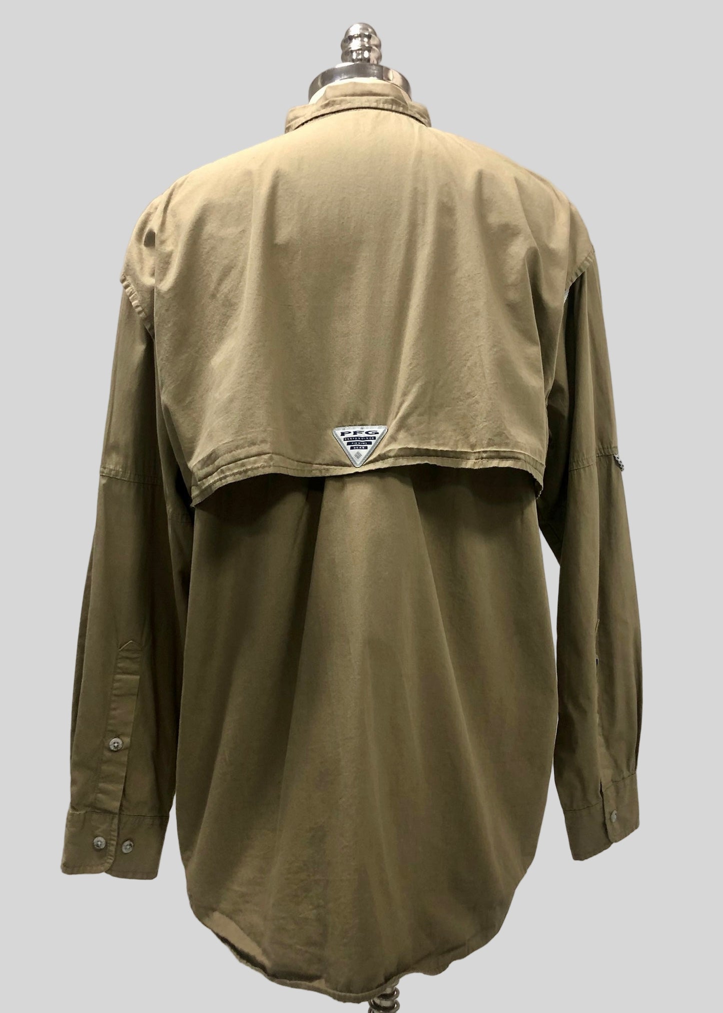 Camisa Columbia 🔹 Modelo Super Bonehead color kaki oscuro Manga larga Talla L