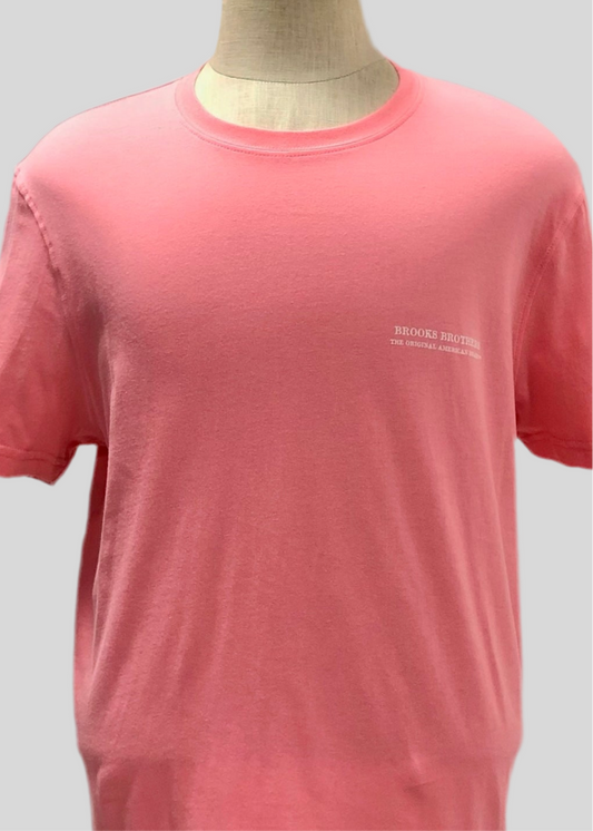 Camiseta cuello redondo Brooks Brothers 🐑 color rosado y logo de Piña Talla L