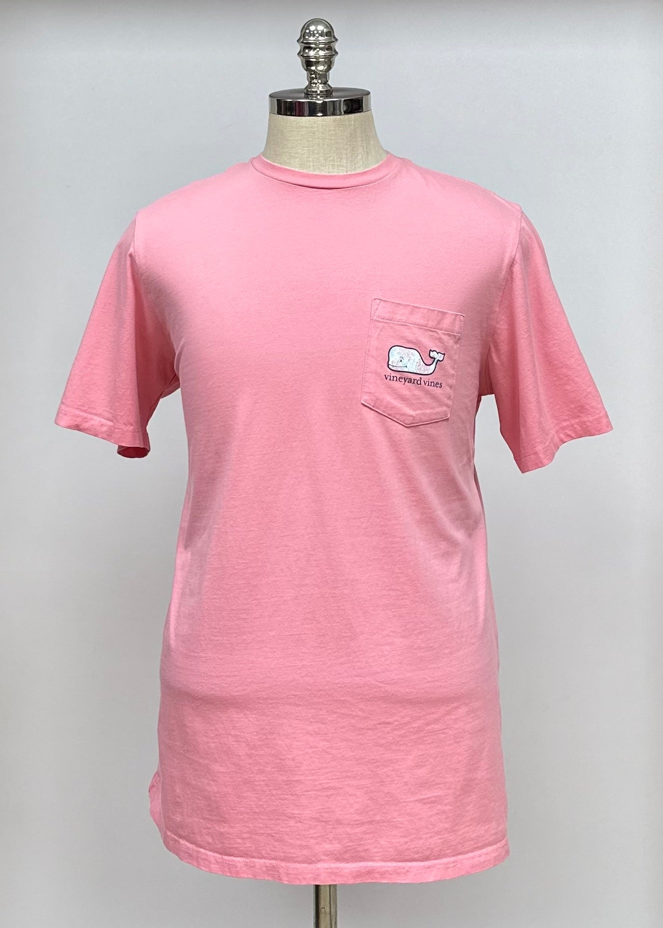 Camiseta de bolsillo Vineyard Vines 🐳 color rosado claro con Diseño de ballena Talla Large