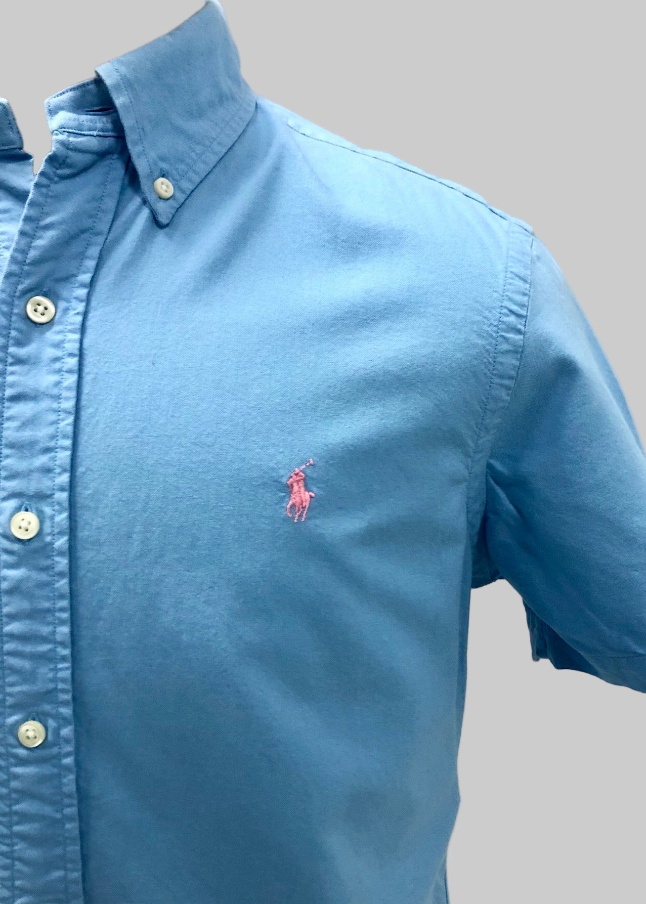 Camisa de botones Polo Ralph Lauren 🏇🏼 en color celeste grisáceo Talla M Entalle Clásico