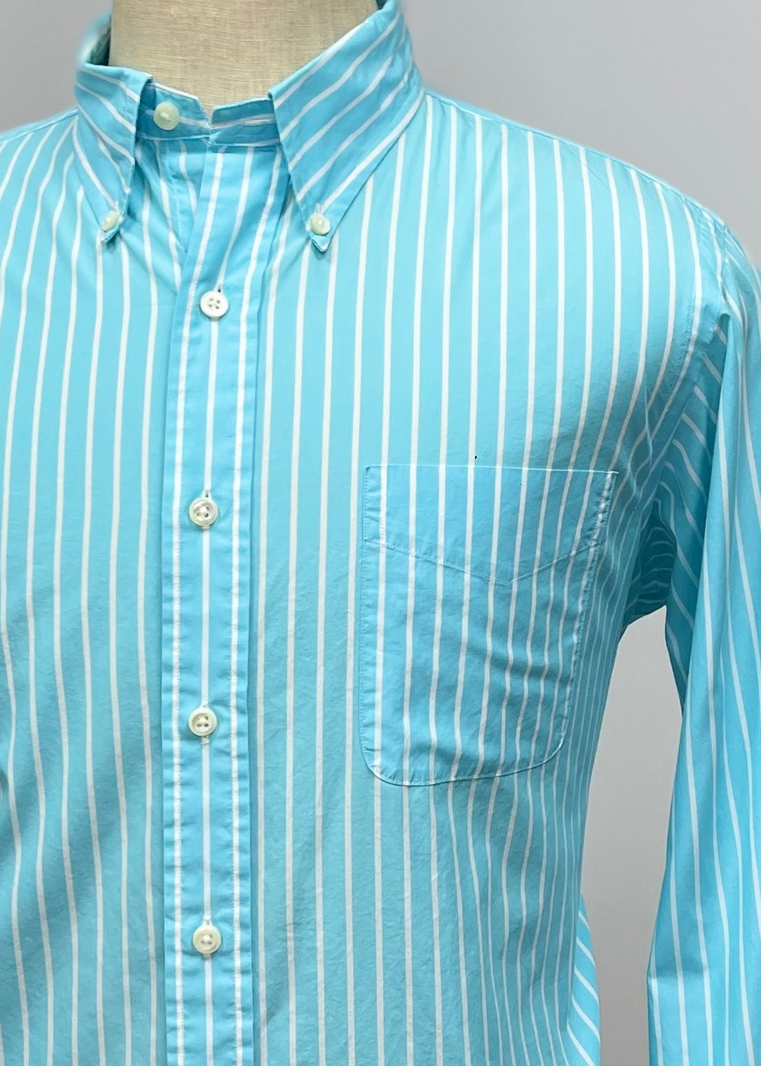 Camisa Polo Ralph Lauren 🏇🏼 Color turquesa con patron de rayas en color blanco Talla L Entalle Regular (ver descripción )