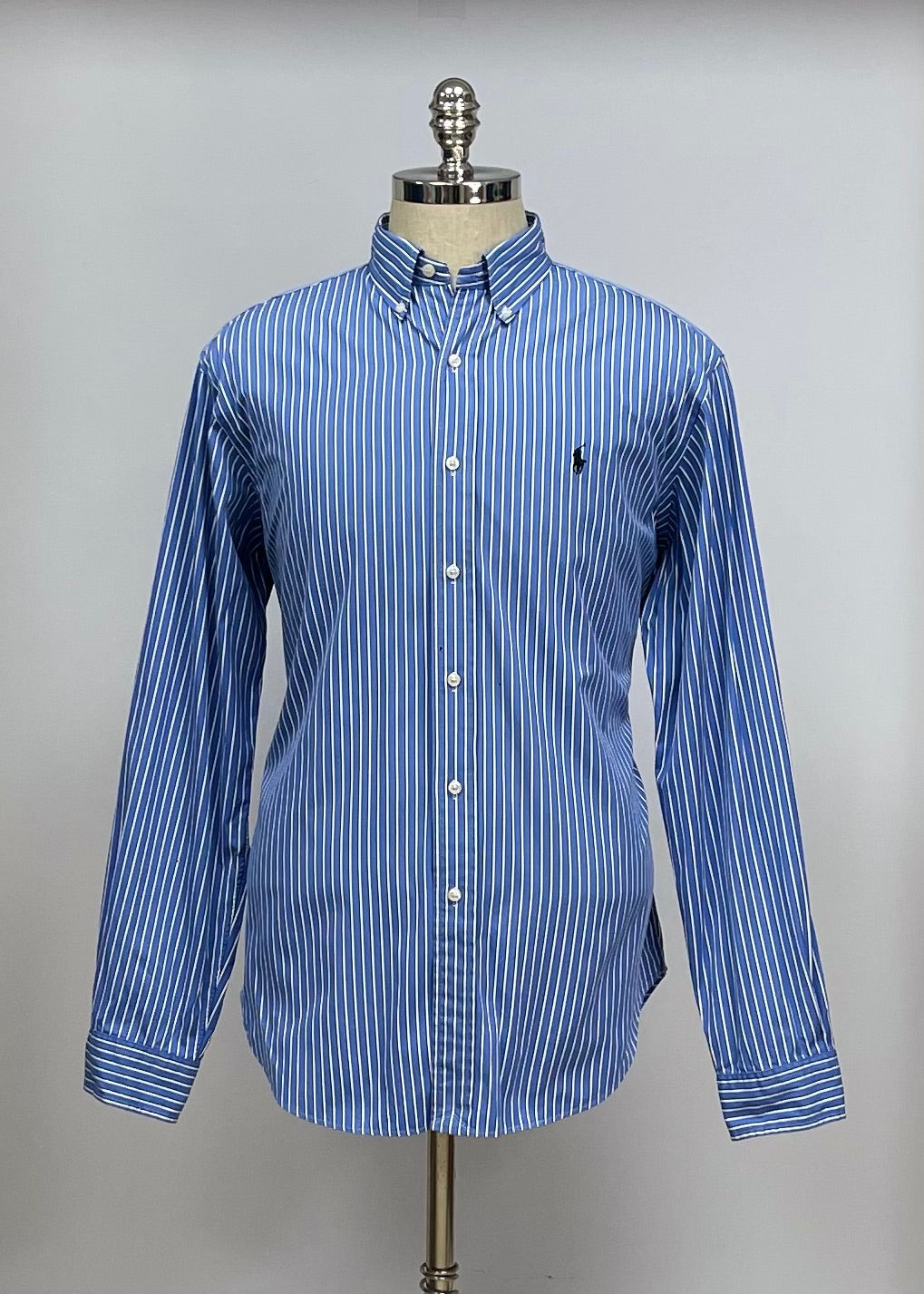 Camisa Polo Ralph Lauren 🏇🏼 con patron de rayas en color azul y blanco Talla L Entalle Clásico (ver descripción)