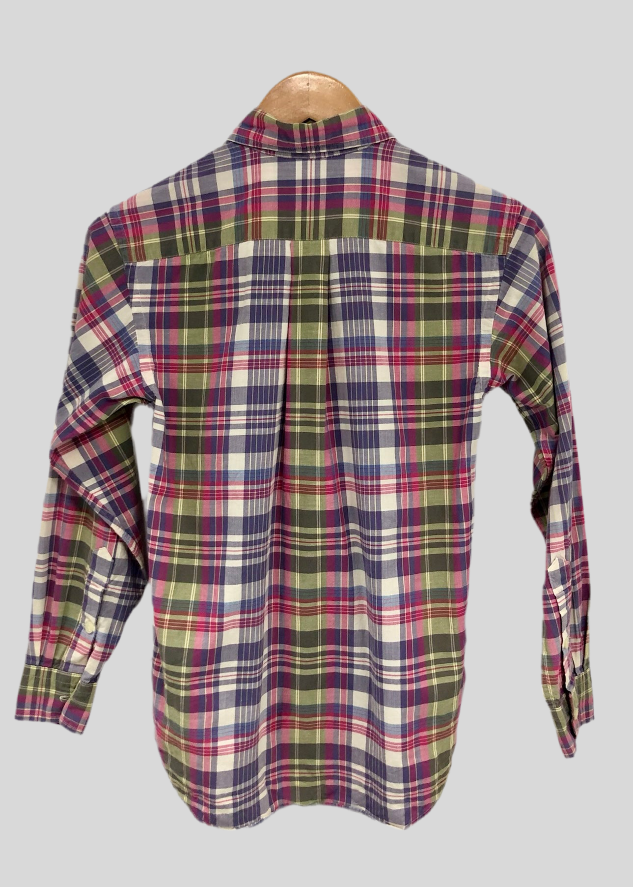 Camisa Polo Ralph Lauren 🏇🏼 con patron de cuadros en rosado, gris, blanco y verde Talla M (10-12) de niño Entalle Regular