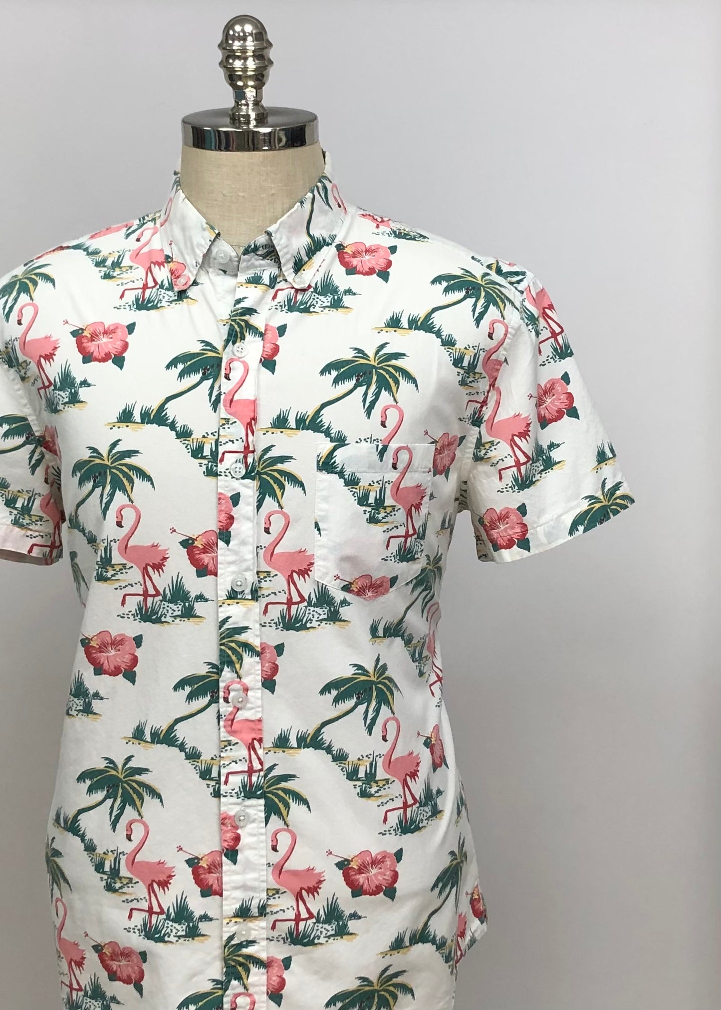 Camisa de botones J.Crew color blanco con diseño de palmeras 🏝 y Flamingo Talla L Entalle Regular