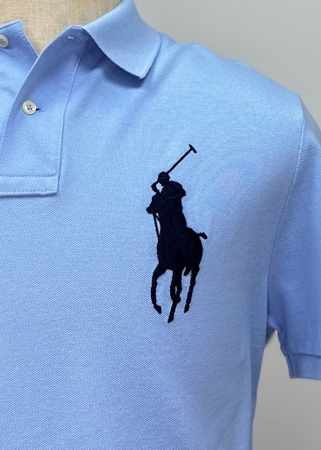 Camiseta Polo Ralph Lauren 🏇🏼color celeste con logo big pony Talla L Entalle Custom Slim Fit