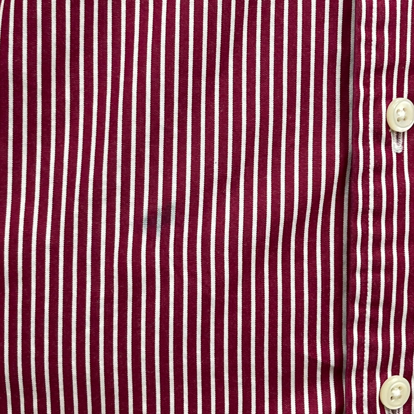 Camisa Polo Ralph Lauren 🏇🏼 con patron de rayas en color rojo oscuro y blanco Talla M Entalle Regular (ver descripción)