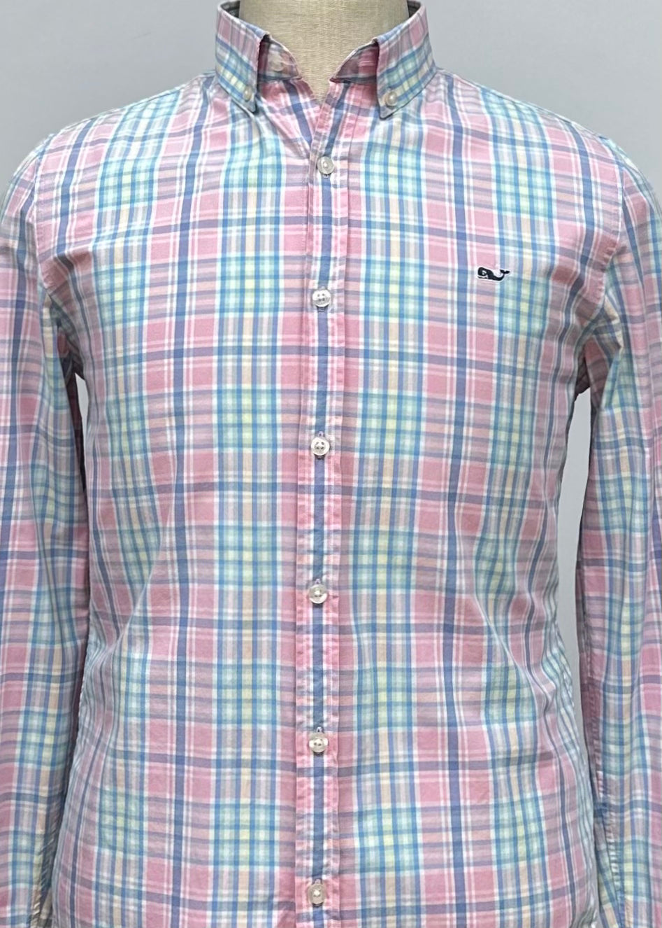 Camisa de botones Vineyard Vines 🐳 color blanco de cuadros en color rosado y celeste Talla S Entalle Slim Fit