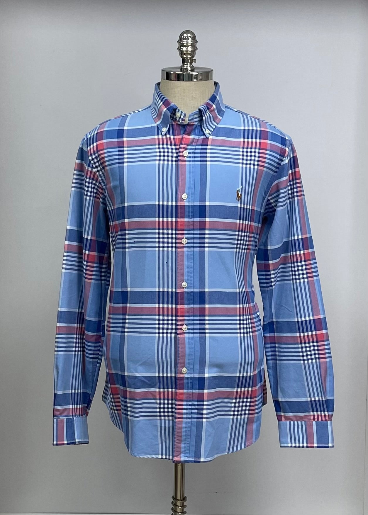 Camisa Polo Ralph Lauren 🏇🏼 Oxford con patron de cuadros tartán en color celeste, azul y rosado Talla L Entalle Regular