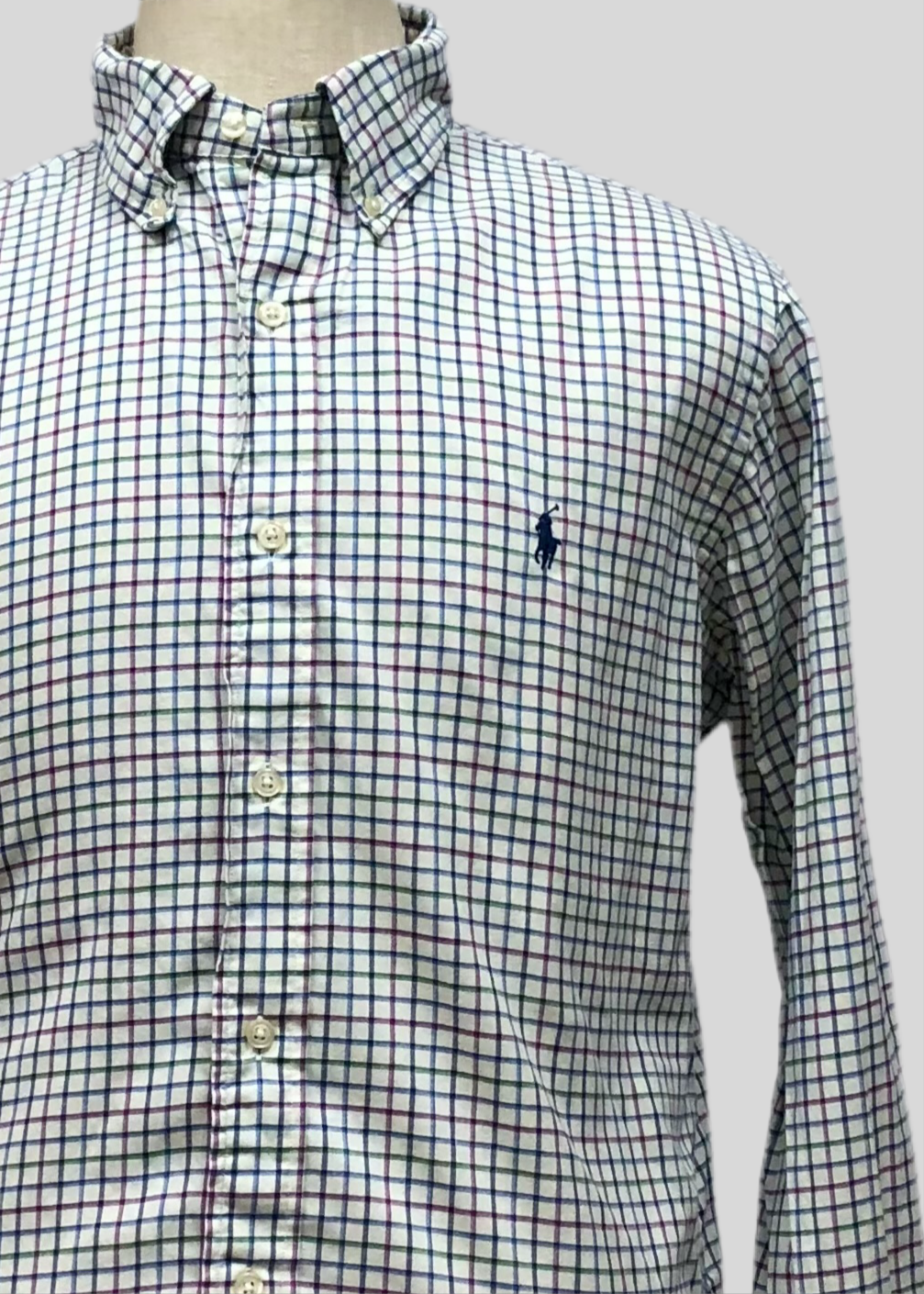 Camisa Polo Ralph Lauren 🏇🏼 Color blanco de cuadros en color verde, rojo y azul Talla L Entalle Clásico