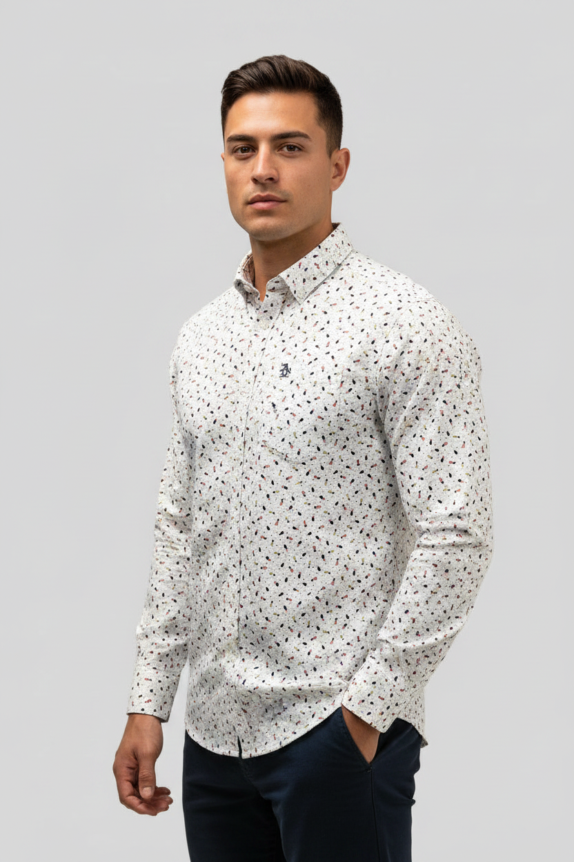 Camisa Original Penguin 🐧 color blanco con diseño de piñas en amarillo y naranja Talla S Entalle Slim Fit