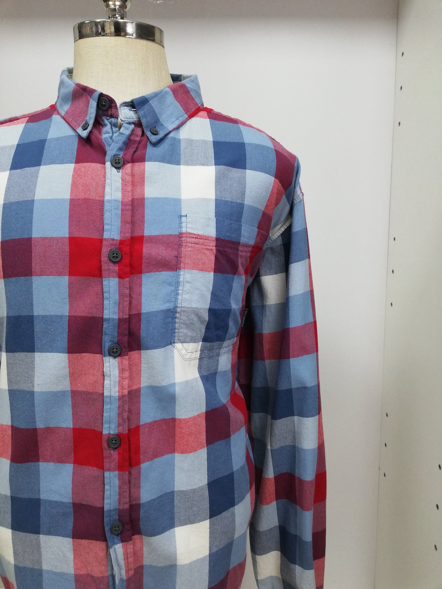 Camisa Columbia 🔹 Con patrón de cuadros en color rojo, azul y blanco Talla XXL