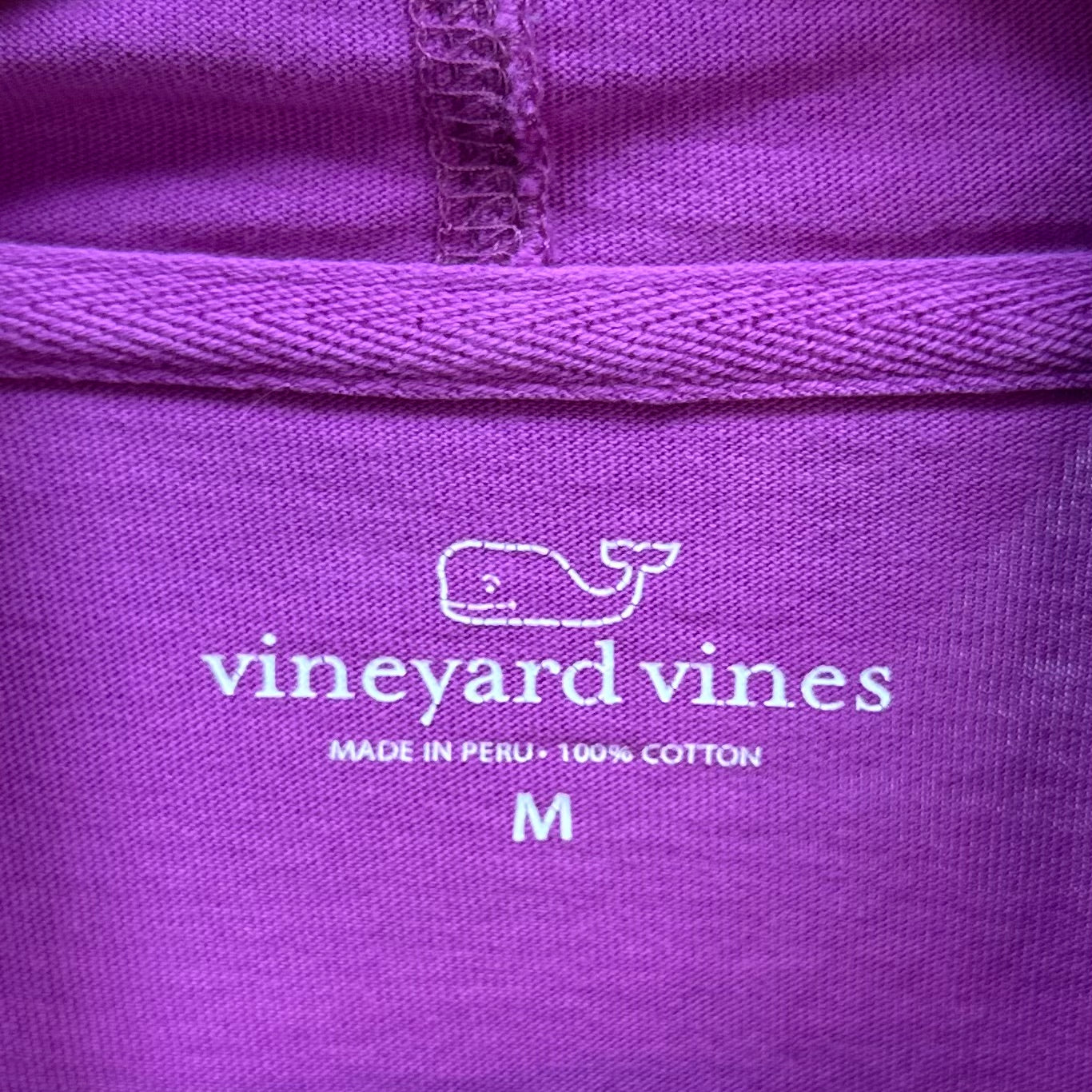 Camiseta con capucha de mujer Vineyard Vines 🐳 color fucsia y logo en blanco con bolsillo Talla M