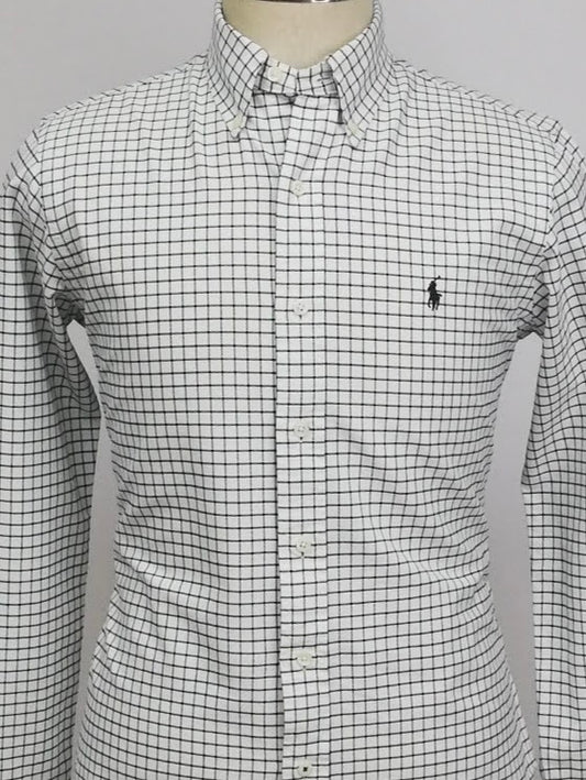 Camisa Polo Ralph Lauren 🏇🏼 color blanco con patrón de cuadros en color negro Talla M Entalle Regular (ver descripción)