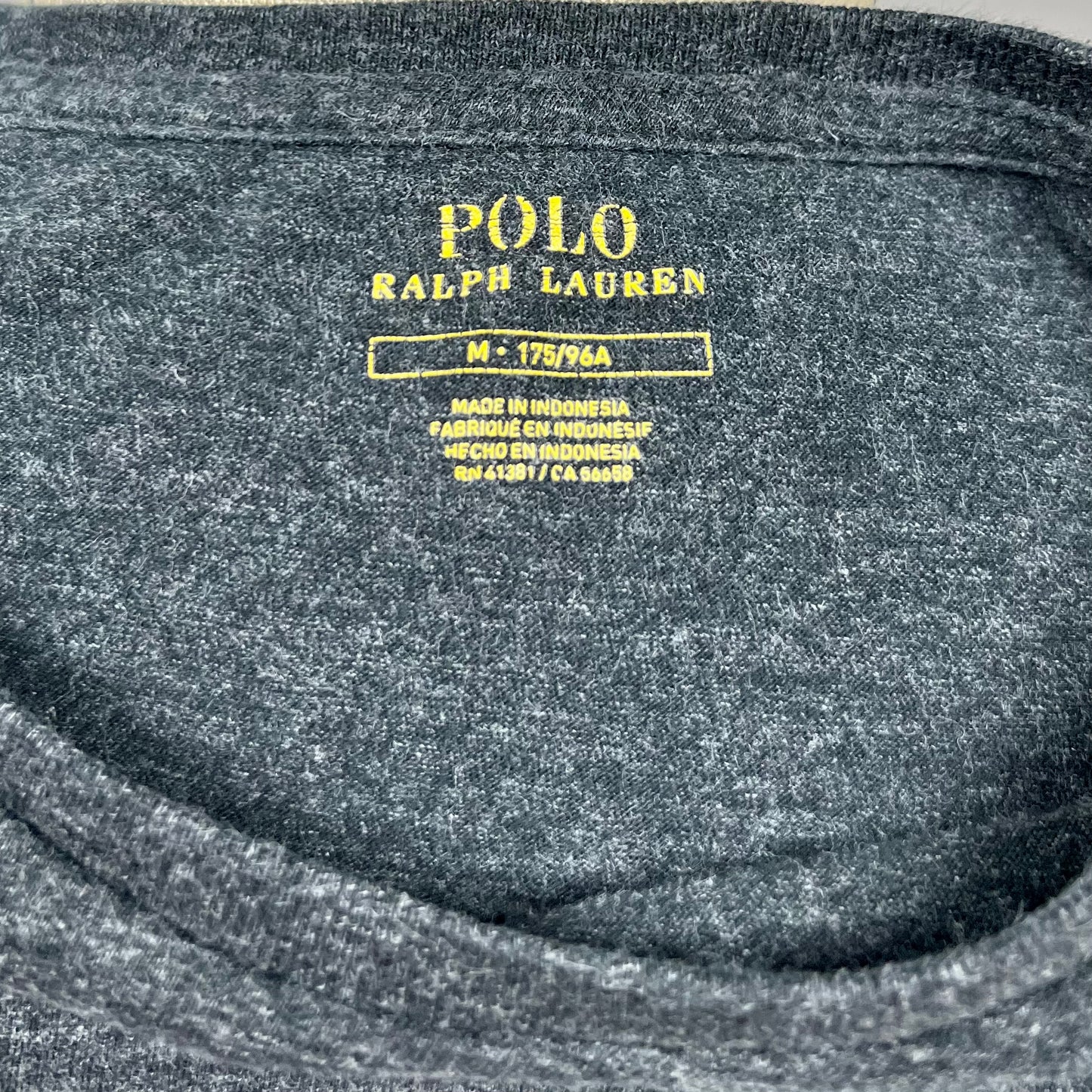 Camiseta cuello Redondo Polo Ralph Lauren 🏇🏼 color gris oscuro manga corta Talla Medium Entalle Regular