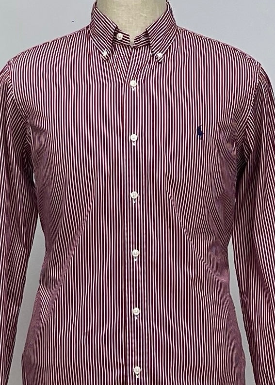 Camisa Polo Ralph Lauren 🏇🏼 con patron de rayas en color rojo oscuro y blanco Talla M Entalle Regular (ver descripción)