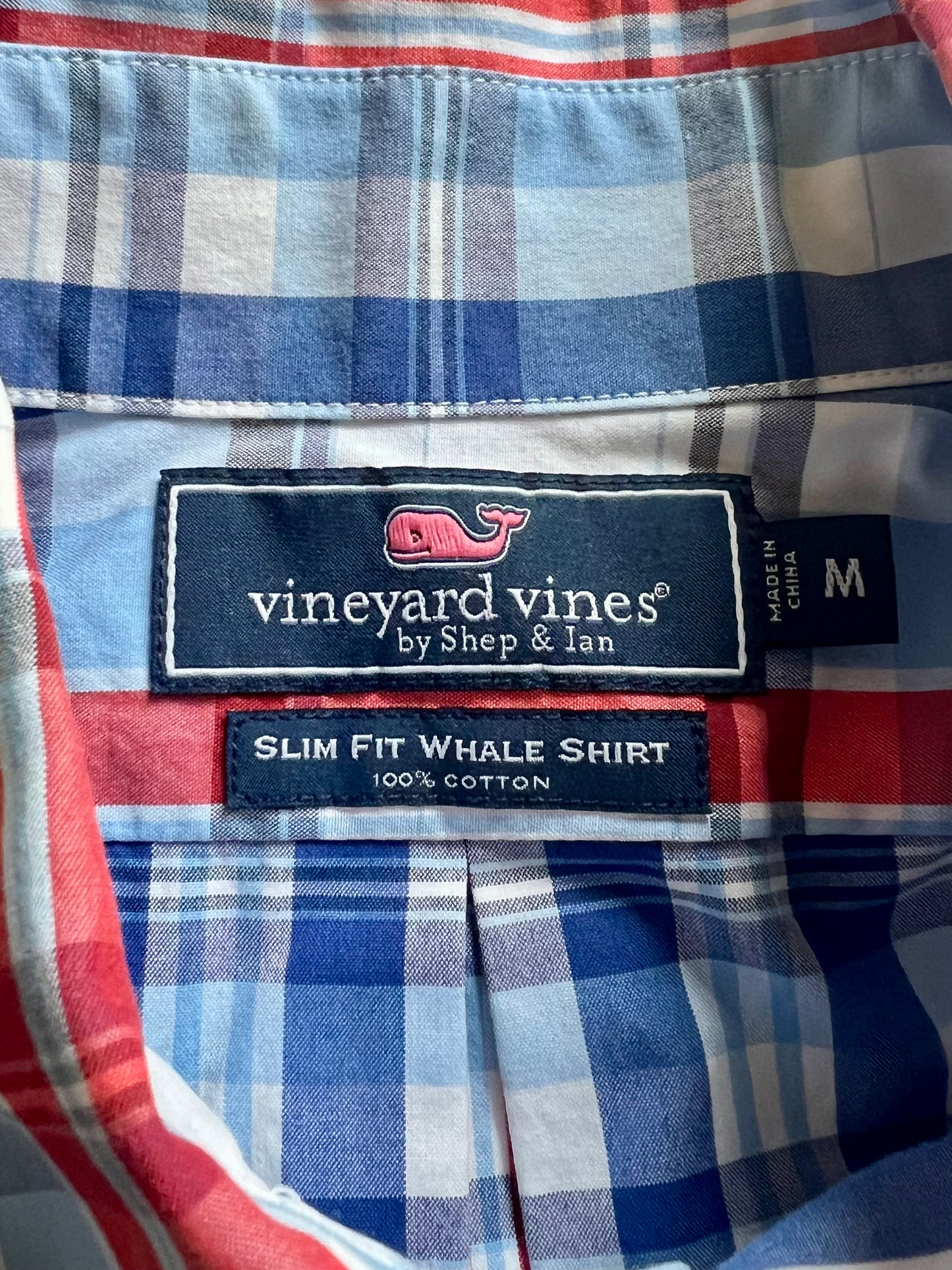 Camisa de botones Vineyard Vines 🐳 de cuadros en color rojo, azul y blanco Talla M Entalle Slim Fit
