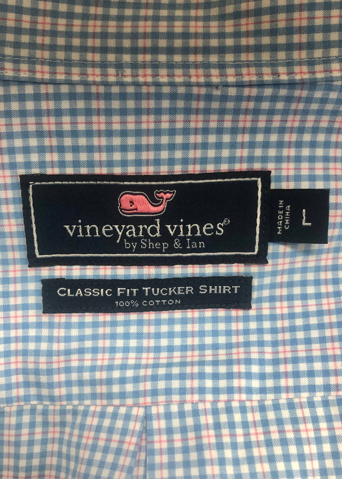 Camisa Vineyard Vines 🐳 Color blanco de cuadros en color azul y rosado Talla L Entalle Clásico