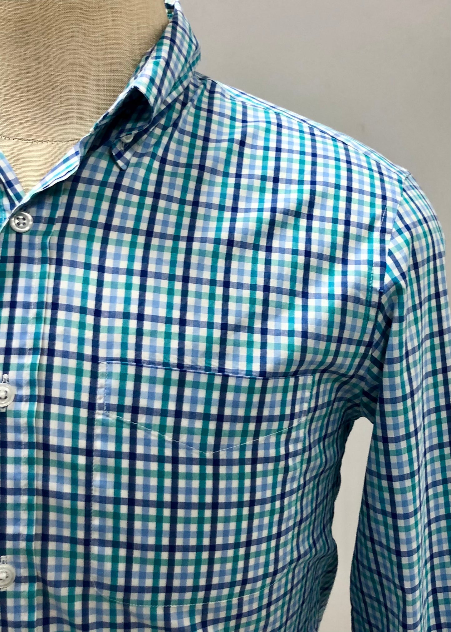 Camisa de botones J.Crew 🇺🇸 Performance Color blanco de cuadros en celeste, turquesa y azul Talla S Entalle Regular
