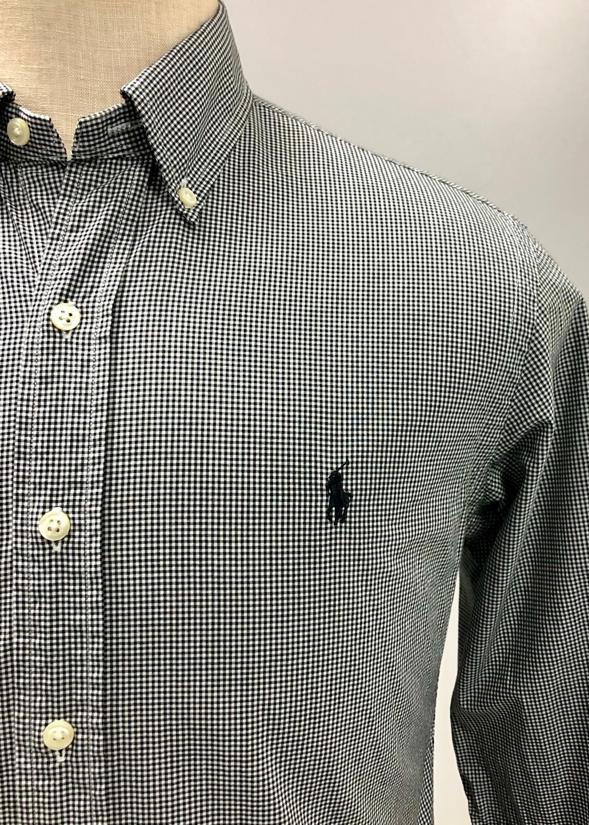 Camisa Polo Ralph Lauren 🏇🏼 con patron de cuadros finos negro y blanco Talla S Entalle Slim Fit