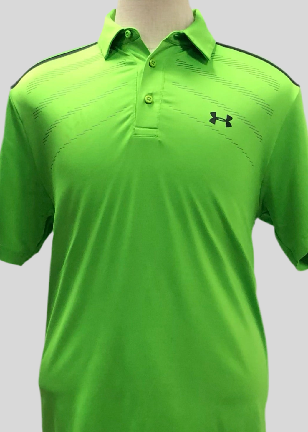 Camiseta Polo Under Armour 🏋🏻 Color verde intenso y negro Tela Performance Talla M Entalle Regular