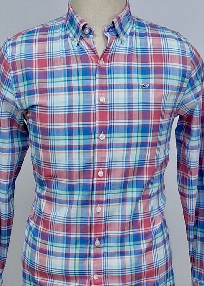 Camisa de niño Vineyard Vines 🐳 con patrón de cuadros en color celeste, rojo, verde y blanco Talla XL Entalle Regular