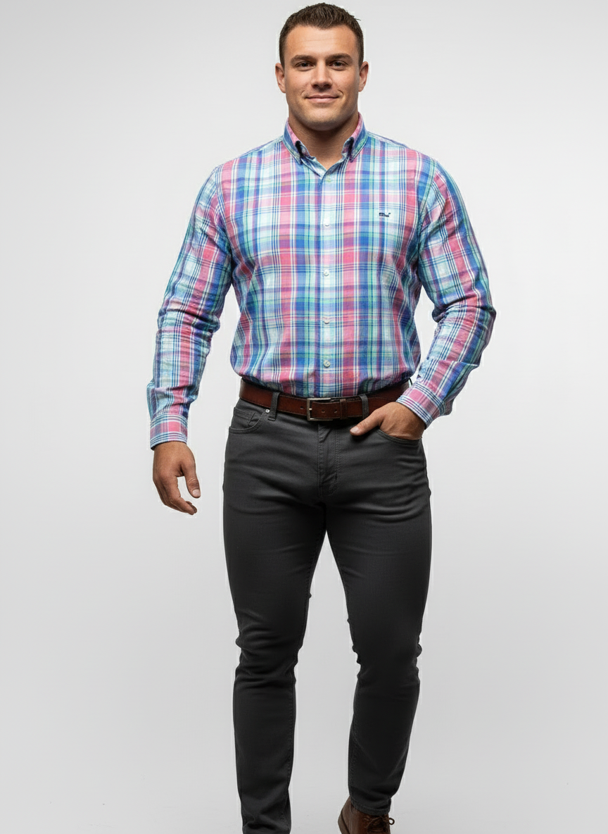 Camisa de botones Vineyard Vines 🐳 Performance con patrón de cuadros en color rosado, celeste y blanco Talla S Entalle Slim Fit