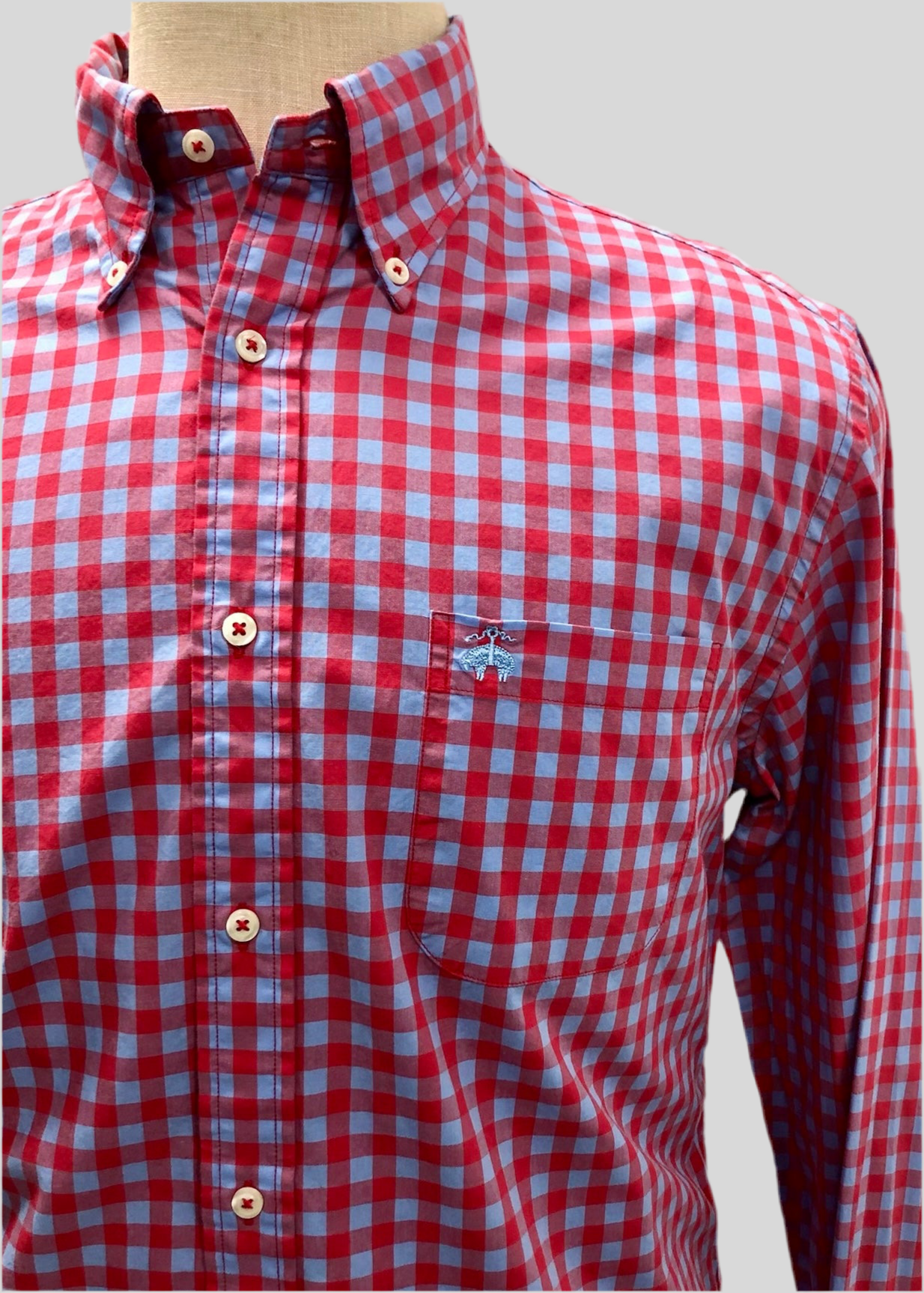 Camisa de botones Brooks Brothers 🐑 con cuadros gingham en rojo y celeste Talla M Entalle Regular