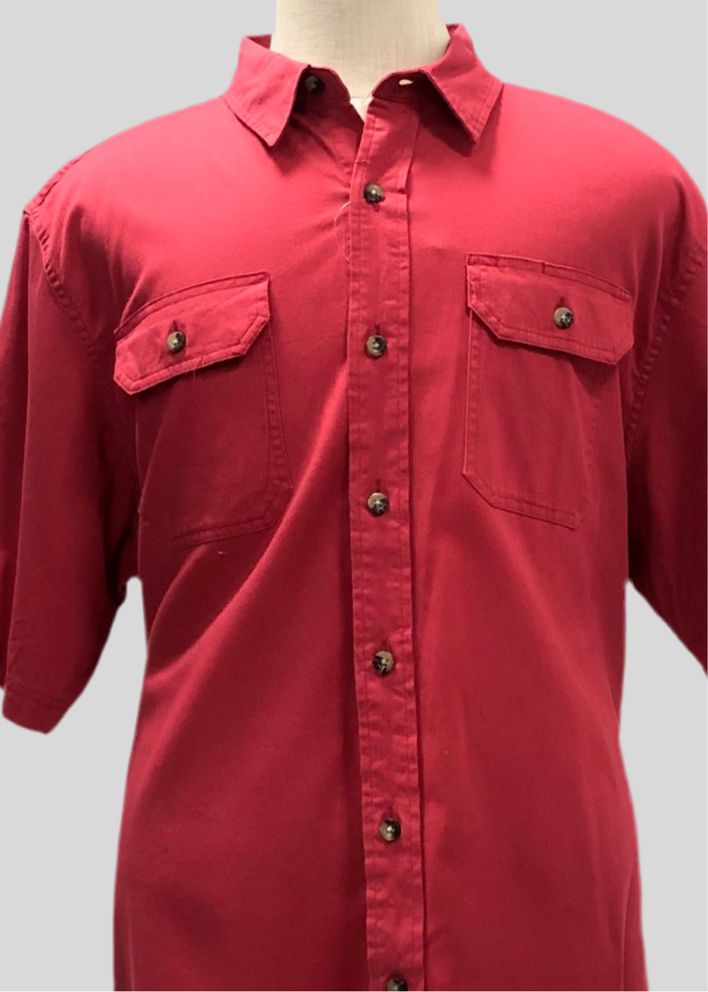 Camisa Wrangler 🐎 Con diseño cargo en color rojo oscuro Talla XL Entalle Regular