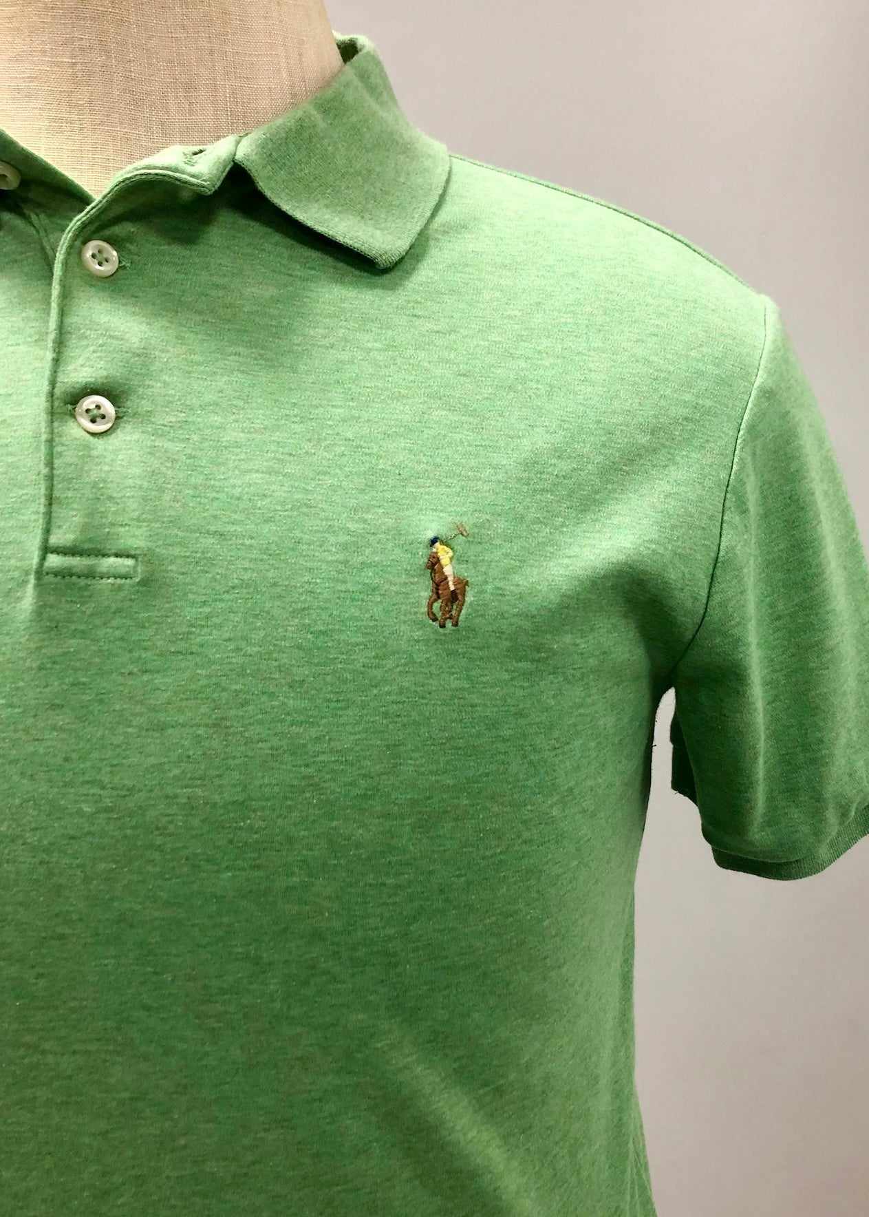 Camiseta Polo Ralph Lauren 🏇🏼color verde claro Talla M Entalle Custom Slim Fit