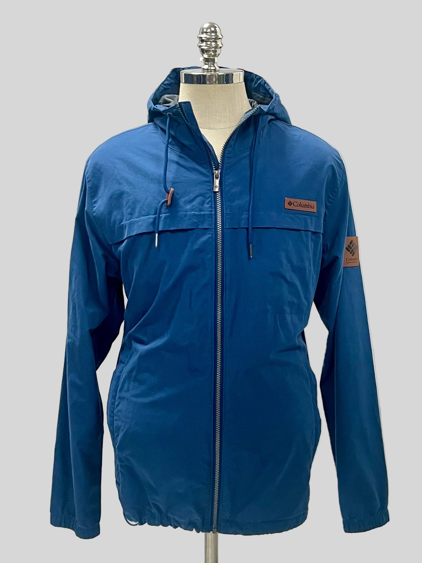 Jacket con capucha Columbia 🔷 color azul con zíper completo y logo en color kaki Talla L