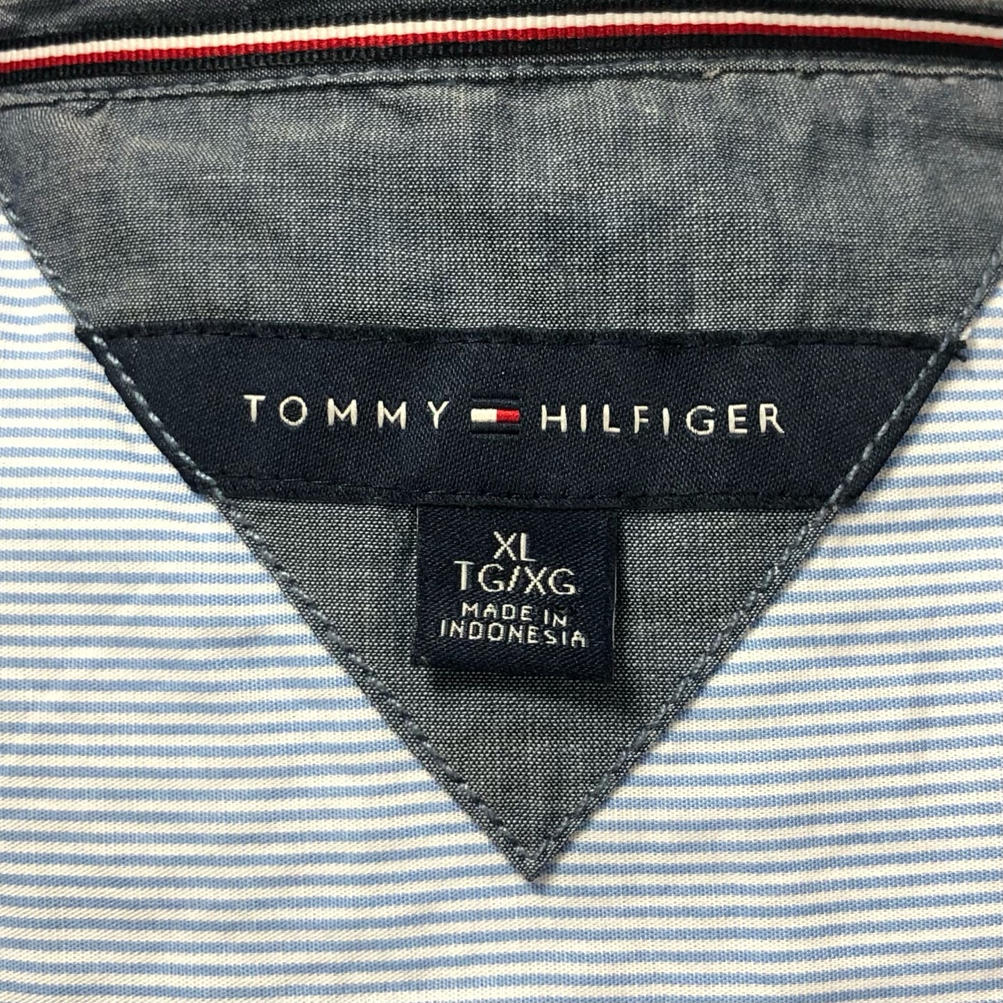 Camisa de mujer Tommy Hilfiger 🇺🇸 patrón de rayas en color celeste Talla XL Entalle Regular