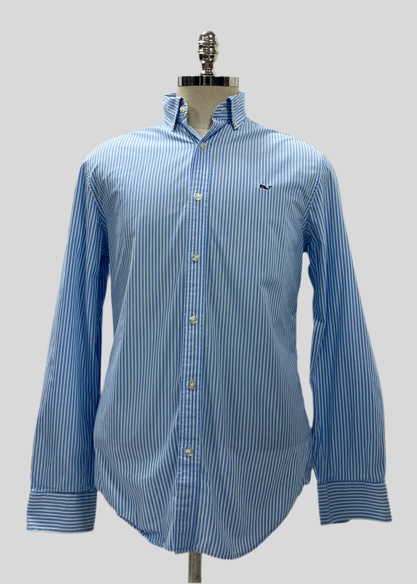 Camisa de botones Vineyard Vines 🐳 con patrón de rayas en color celeste y blanco Talla M Entalle Regular
