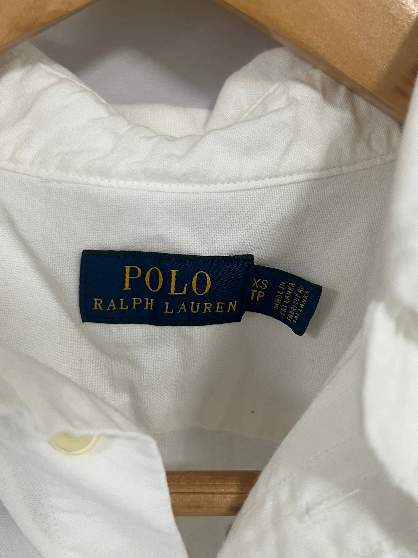 Camisa de mujer Polo Ralph Lauren 🏇🏼 color blanco con diseño de logos hawaianos bordados Talla XS Entalle Regular