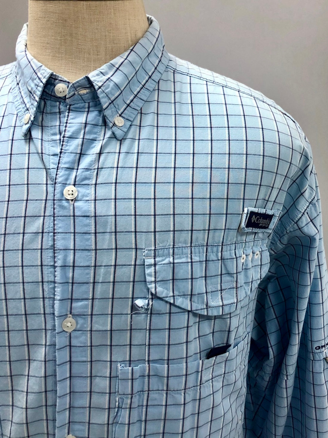 Camisa Columbia 🔹 Modelo Super Bonehead con patrón de cuadros en celeste, negro y blanco Manga larga Talla XL