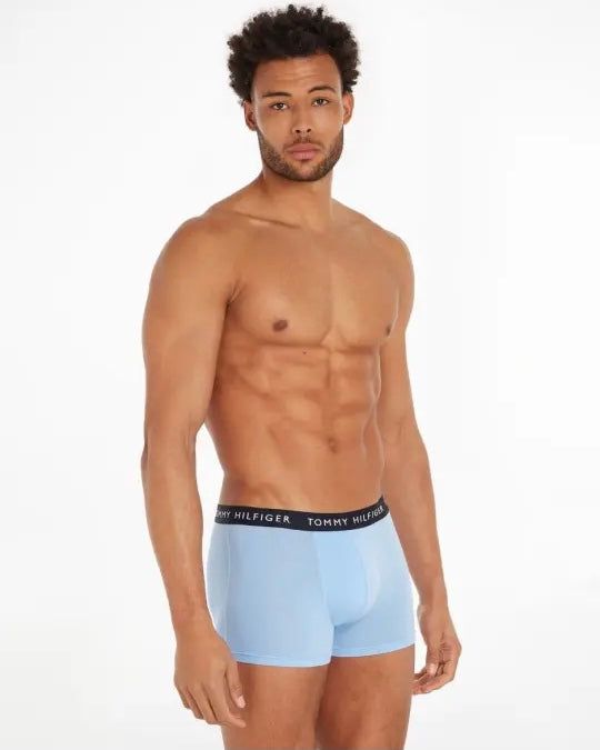 Paquete de 3 Boxer Briefs Tommy Hilfiger 🇺🇸 TH Comfort+ Tela Microfibra color azul, negro y celeste Talla S