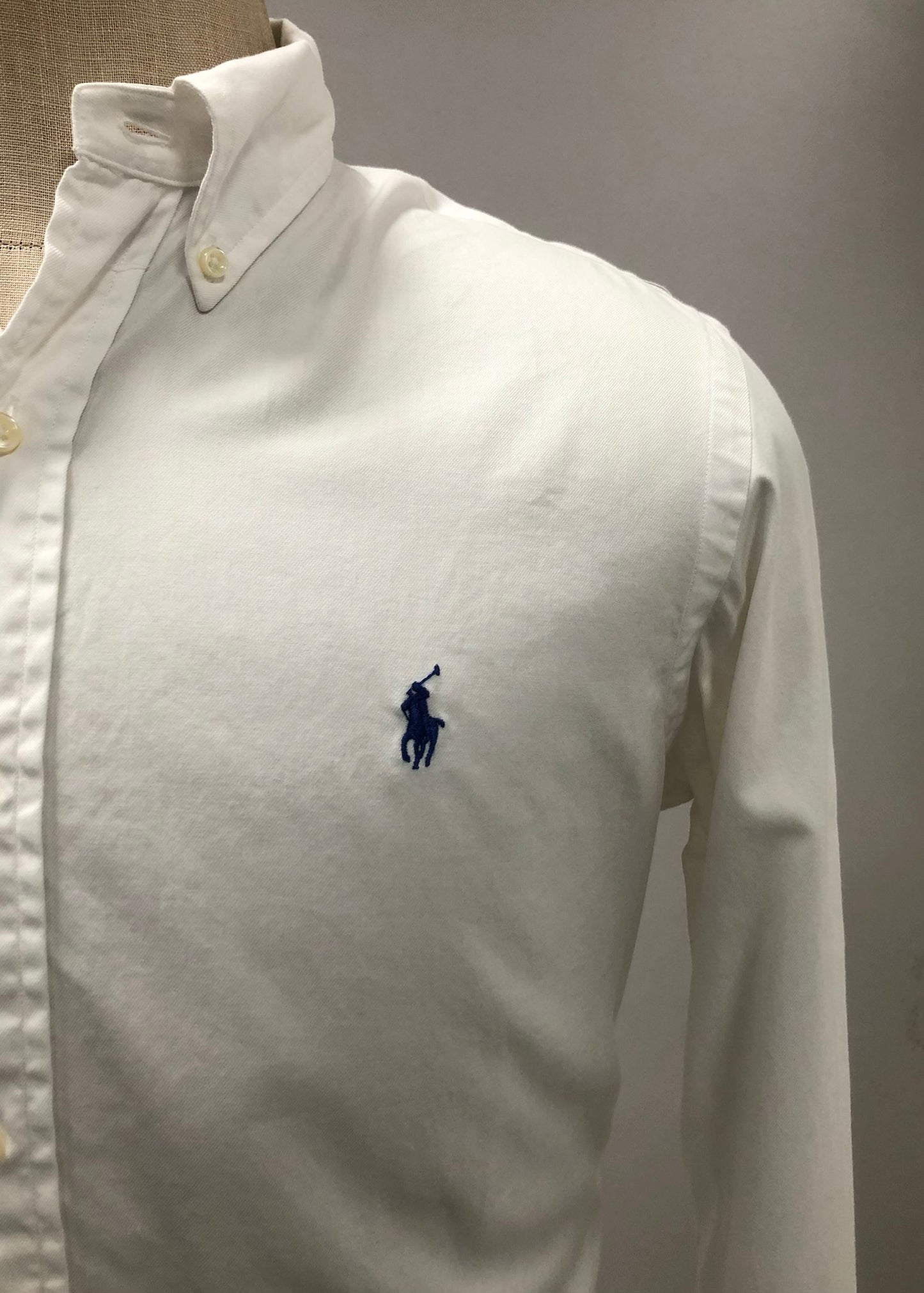 Camisa de botones Polo Ralph Lauren 🏇🏼  en color blanco Talla M Entalle Regular (ver descripción)