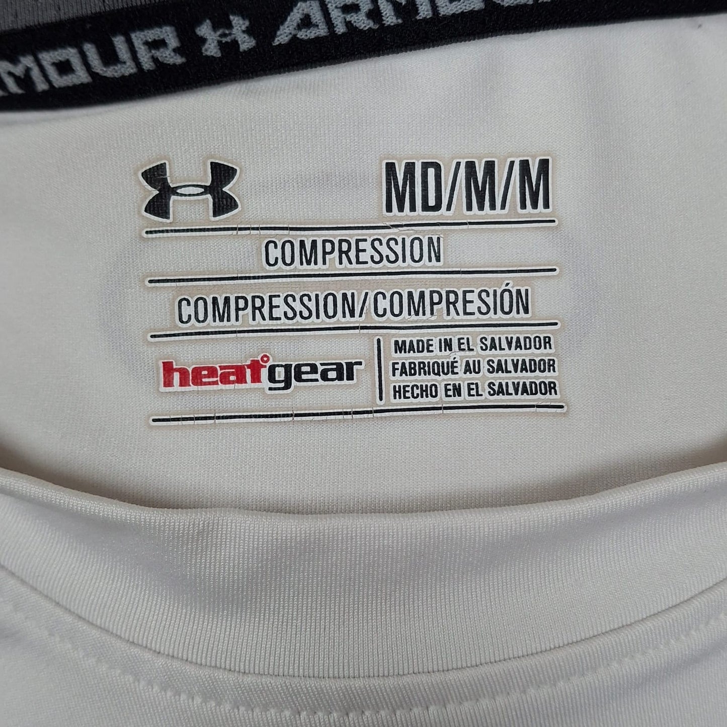 Camiseta de compresión Under Armour 🏋🏽 color blanco y logo en gris Talla Medium