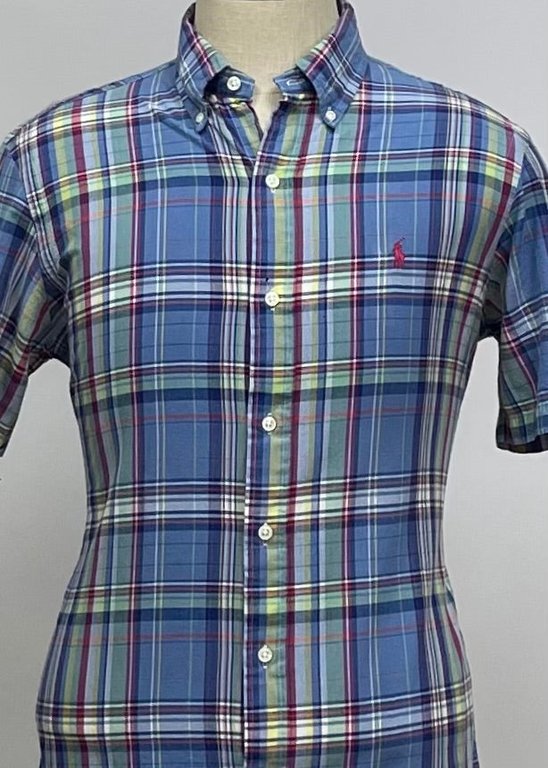 Camisa Polo Ralph Lauren 🏇🏼 color celeste con patron de cuadros tartan en verde, rojo y amarillo Talla M Entalle Regular