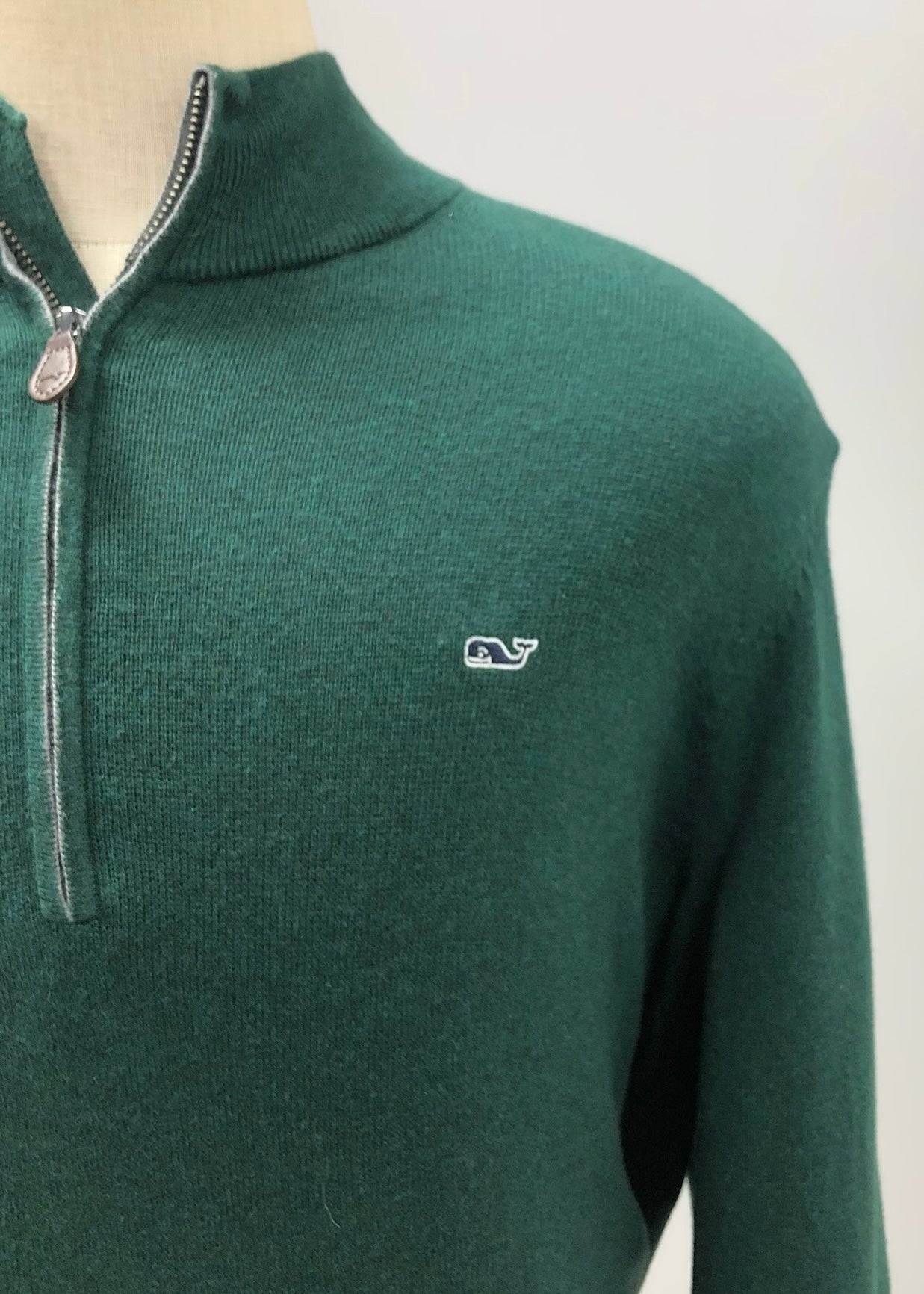 Sueter Jersey Vineyard Vines 🐳 color verde oscuro con logo azul navy Tela algodón Pima Talla XL