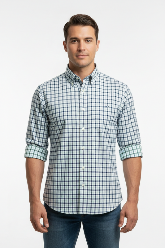 Camisa Vineyard Vines 🐳 Color blanco de cuadros en color azul navy y celeste Talla M Entalle Clásico