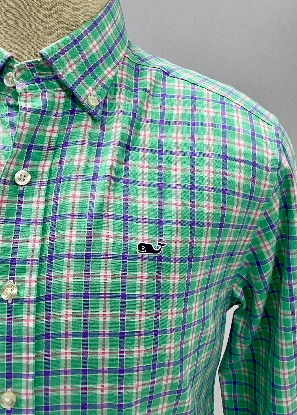 Camisa de cuadros Vineyard Vines 🐳 en color verde, morado y blanco Talla S Entalle Regular