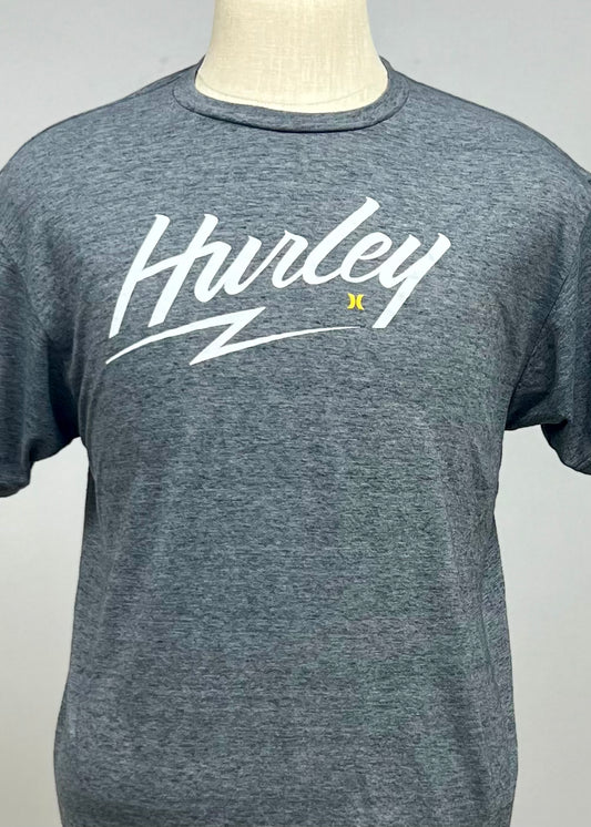 Camiseta cuello redondo Hurley 🏄🏽‍♂️ color gris oscuro y logo en color blanco manga corta Talla L
