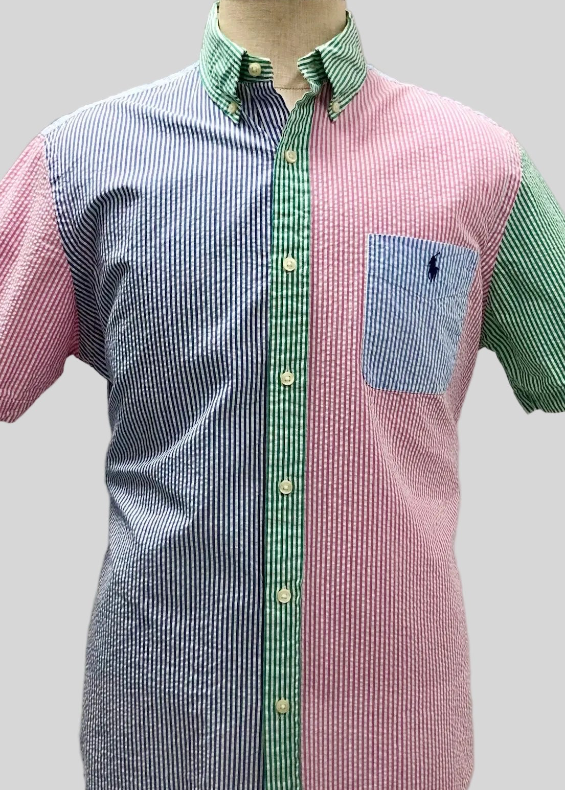 Camisa de botones Polo Ralph Lauren 🏇🏼 Seersucker de rayas en verde claro, rosado y azul Talla L Entalle Regular