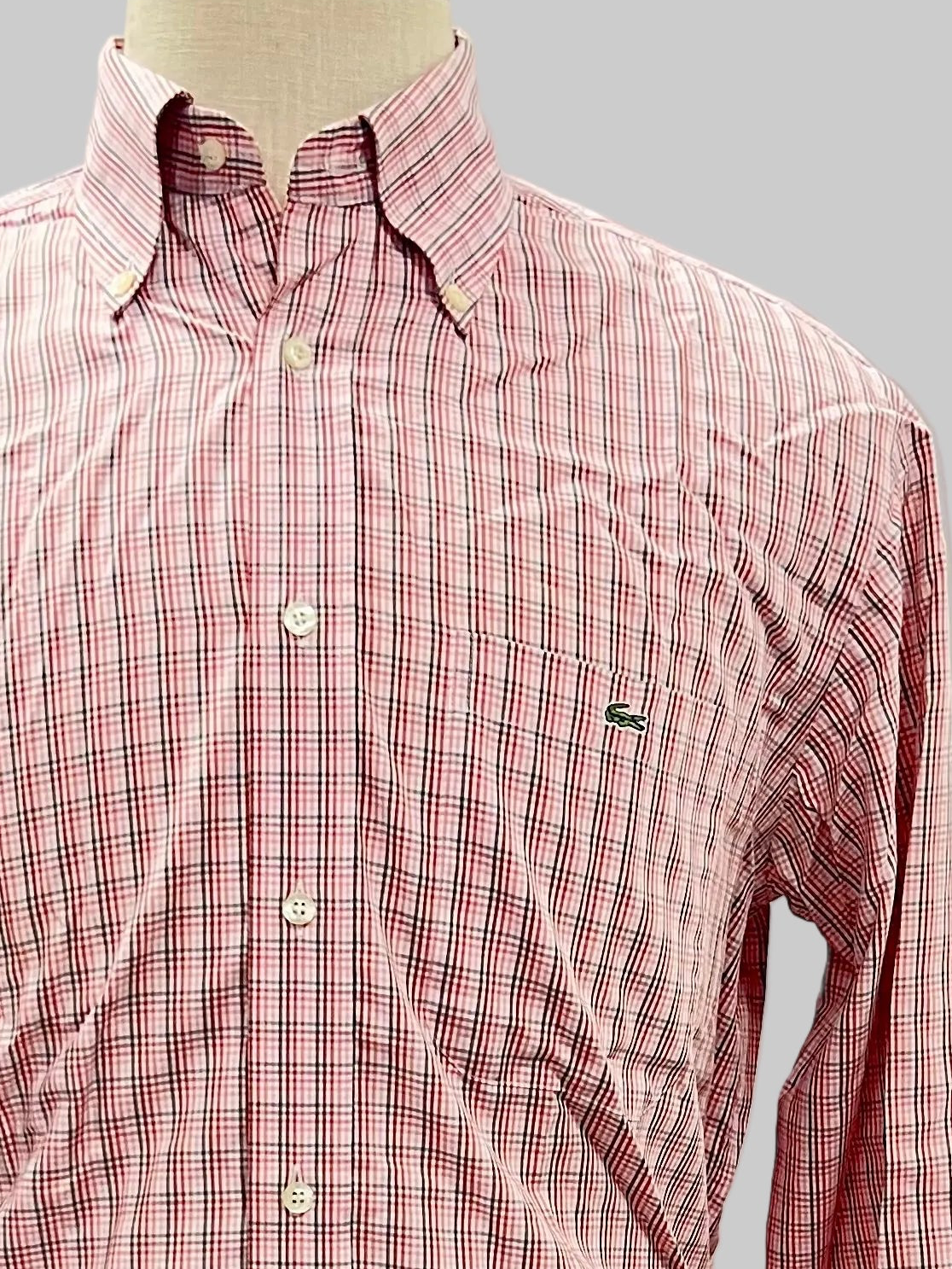 Camisa Lacoste 🐊 de cuadros finos en rosado, verde y blanco Talla L Entalle Regular