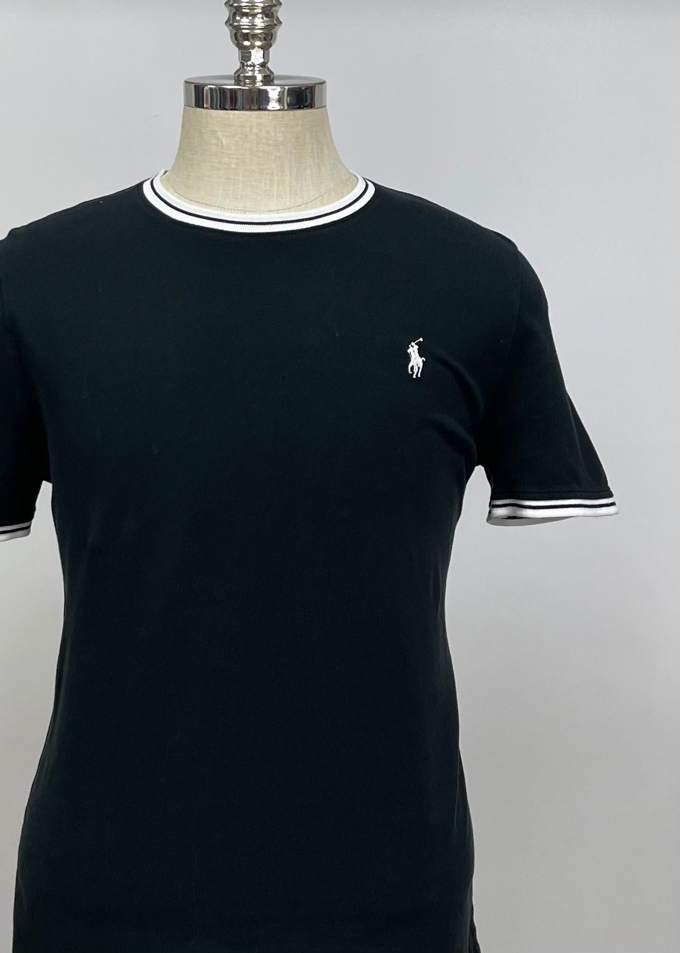 Camiseta cuello Redondo Polo Ralph Lauren 🏇🏼 color negro manga corta Talla Large Entalle Slim Fit